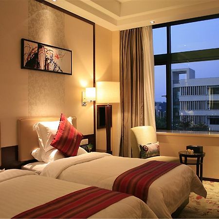 Southern Club Hotel Гуанджоу Екстериор снимка